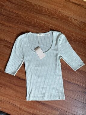 NWT Anthia Tee xs